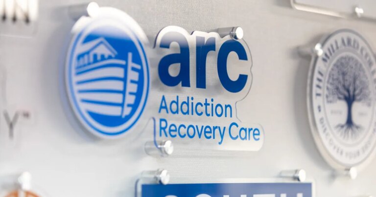 Le fondateur du Kentucky Drug Rehab Center inculpé de fraude et de blanchiment d&rsquo;argent