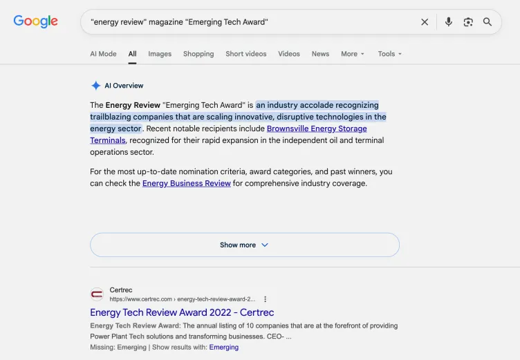 Une recherche Google dans le « magazine « Energy Review » « Emerging Tech Award » » révèle une longue réponse AI Overview.
