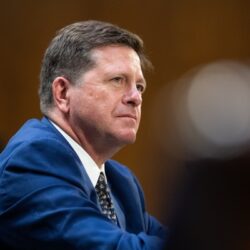 Le Sénat confirme Clayton comme prochain directeur du renseignement de Trump