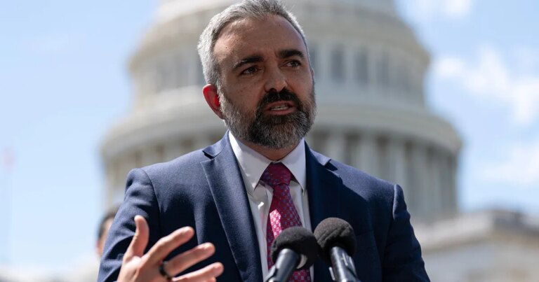 New Mexico AG appelle à une réforme après qu’un rapport ait révélé des « disparités raciales substantielles » dans un district scolaire
