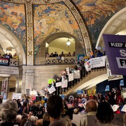 Les républicains du Missouri tentent d’abroger le droit à l’avortement en s’appuyant sur un sentiment anti-trans