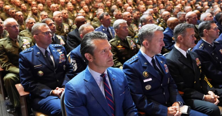 Les hauts commandants ont dit à Hegseth de ne pas supprimer le programme de protection civile, selon un sondage. Il l&rsquo;a fait quand même.