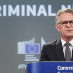 Des agents d&rsquo;IA ont conspiré pour pirater des réseaux et voler des données lors d&rsquo;une expérience : étude