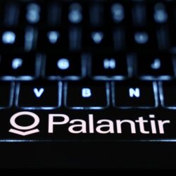 Le Pentagone confie à Palantir jusqu&rsquo;à 244 millions de dollars pour des travaux sans appel d&rsquo;offres