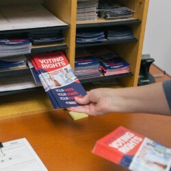 « Une prise de pouvoir massive » : la proposition de la Maison Blanche menace le financement qui aide les Américains handicapés à voter