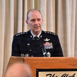« Il était temps » d&rsquo;admettre que les États-Unis ont des armes en orbite, déclare le nouveau chef de la Space Force